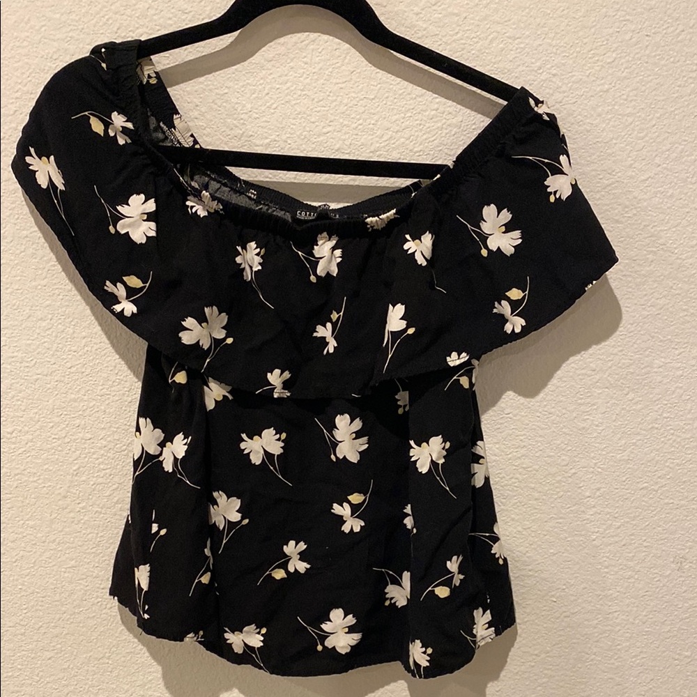 Floral Off-Shoulder Black Top